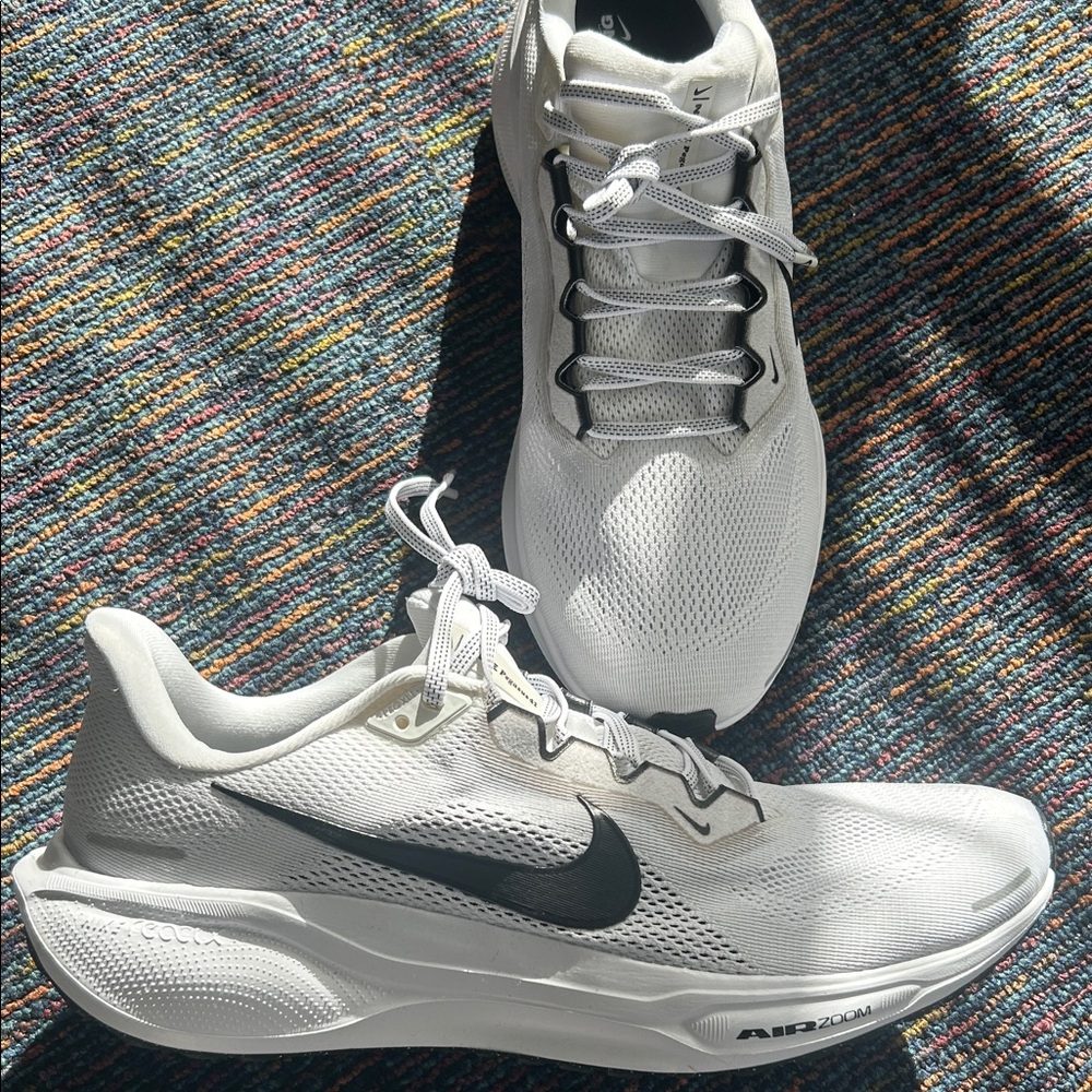 Nike Pegasus Air Zoom White and Black Running Shoes
